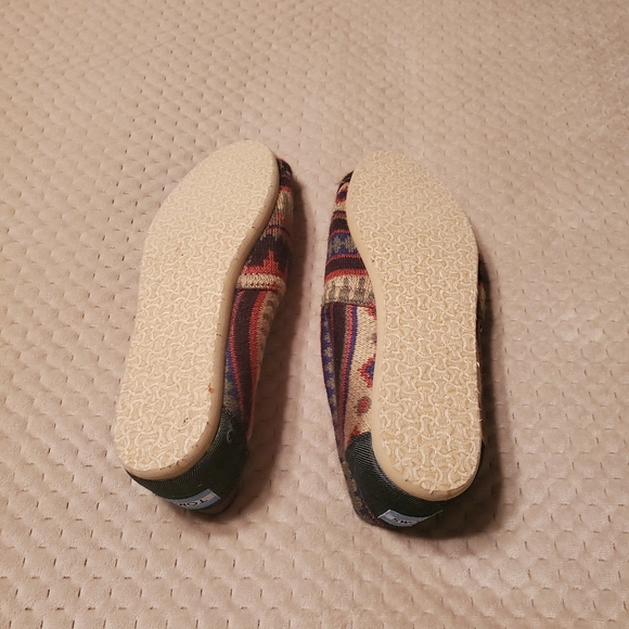 Ladies Toms - Picture 2 of 3